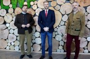 Dr. Hans-Joachim Klemmt, Dr. Klaas  Wellhausen und Dr. Peter  Pröbstle im Foyer LWF