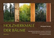 Buchcover mit Wald und der Länge nach aufgeschnittenen Baumstämmen