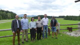 Gruppenbild mit Gastgeber und Referenten des DigiMilch-Praxistages 2025