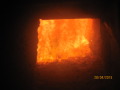 Verbrennung des Häckselmaterials im Biomasse-Kraftwerk