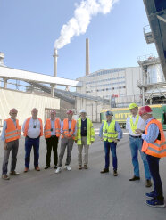 Die LfL-Delegation vor den Südzuckerfabrik. 