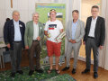 Sieger Andreas Aufmuth mit Gratulanten