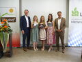 Gruppenbild von zwei Geehrten mit Laudatoren.